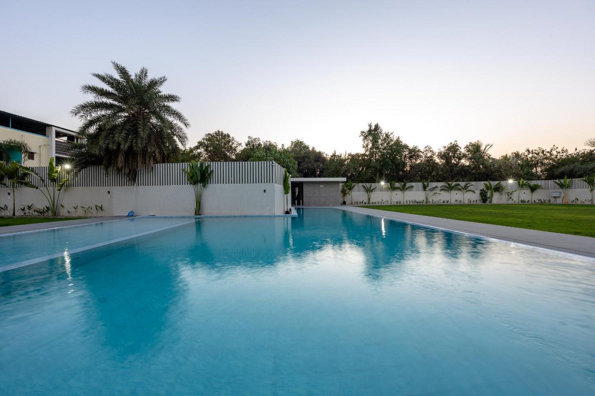 Saavi Suites Daman Dış mekan fotoğraf